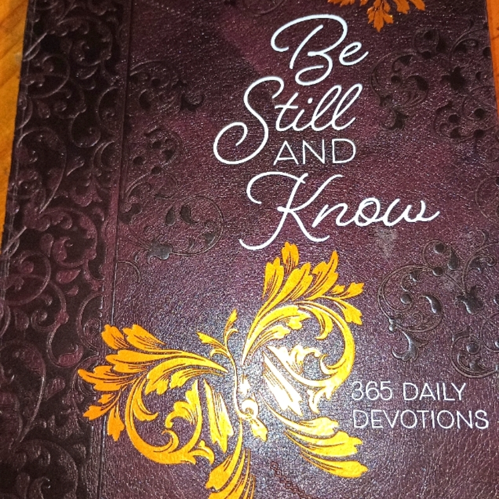 DAILY DEVOTIONS BOOK